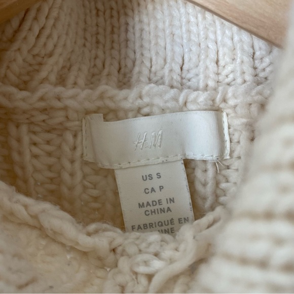 H&M Chunky Knit High Collar Sweater - Picture 5 of 5